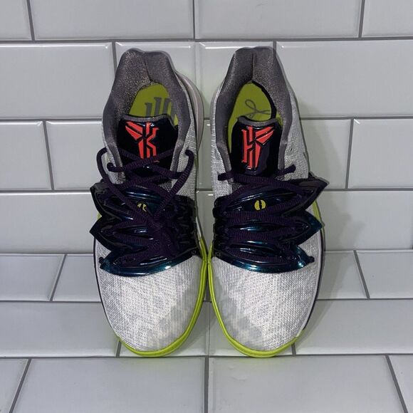 NIKE KYRIE V Kobe MAMBA MENTALITY BASKETBALL SHOES GS 4Y Women's